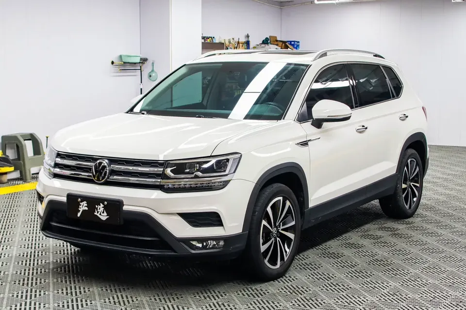 Volkswagen Tharu tuyue 2022 280TSI 2WD Deluxe Edition 2022 — photo 1, buy with delivery to Moscow