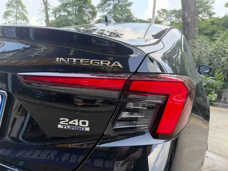 Honda Integra Style 2025 240TURBO CVT Tech Edition 2025 — thumbnail 3