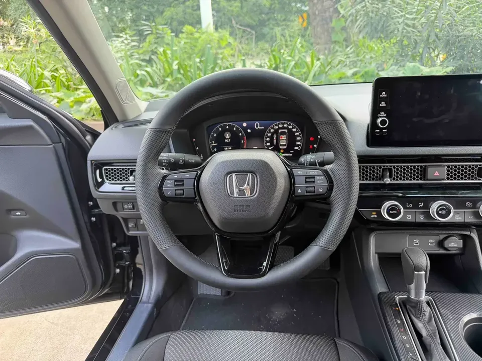 Honda Integra Style 2025 240TURBO CVT Tech Edition 2025 — thumbnail 5
