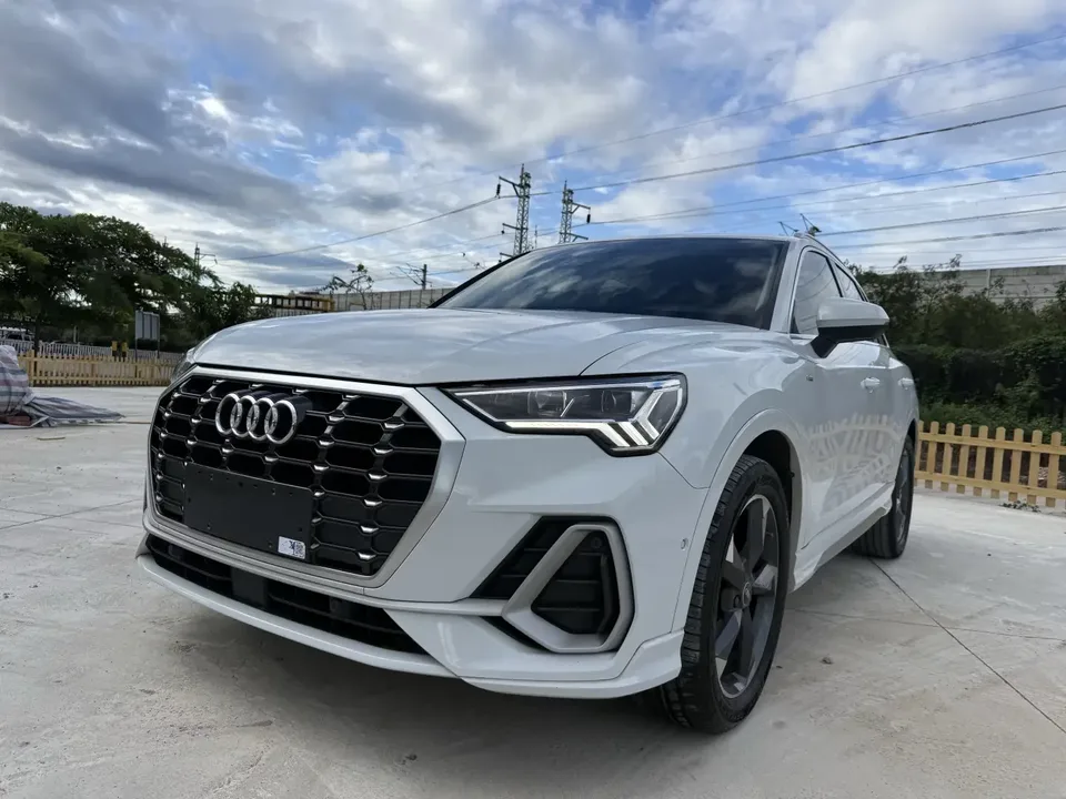 Audi Q3 Audi Q3 2022 35 TFSI Stylish Dynamic 2022 — photo 1, buy with delivery to Moscow