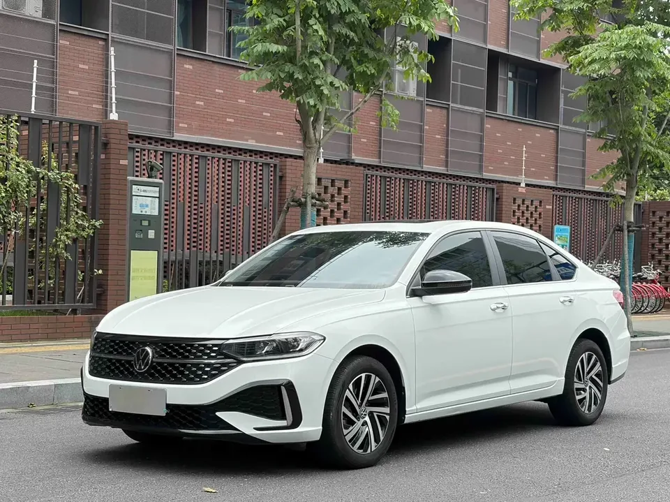 Volkswagen Lavida Lavida 2023 280TSI DSG Starry Sky Edition 2022 — photo 1, buy with delivery to Moscow
