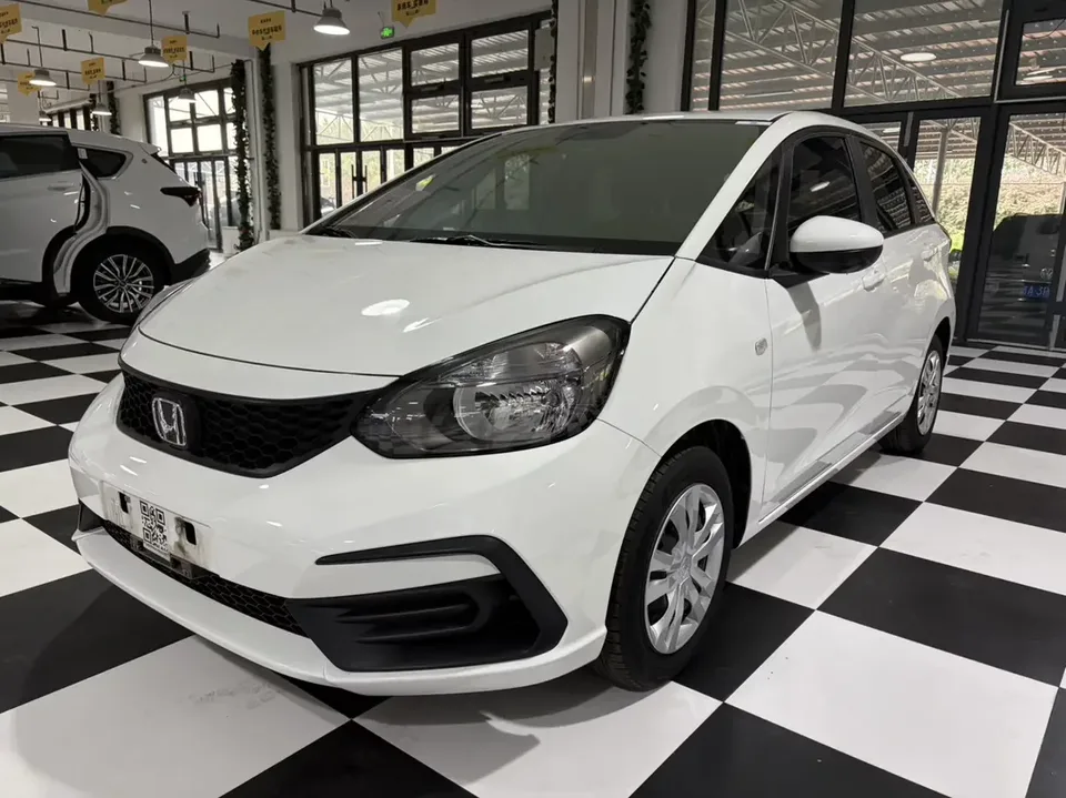 Honda FIT Fit 2021 1.5L CVT Trendy Edition 2022 — photo 1, buy with delivery to Moscow