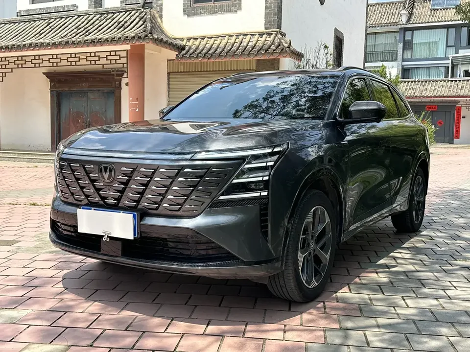 Changan CS75PLUS Changan CS75 PLUS 2025 The fourth generation 1.5T New Blue Whale Smart Premium 2024 — photo 1, buy with delivery to Moscow