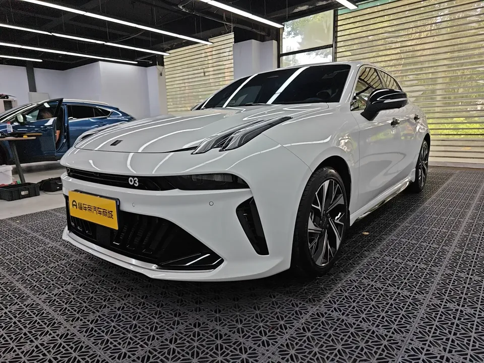 Lynk & Co 03 Lynk & Co 03 2026 1.5TD DCT Halo 2025 — photo 1, buy with delivery to Moscow