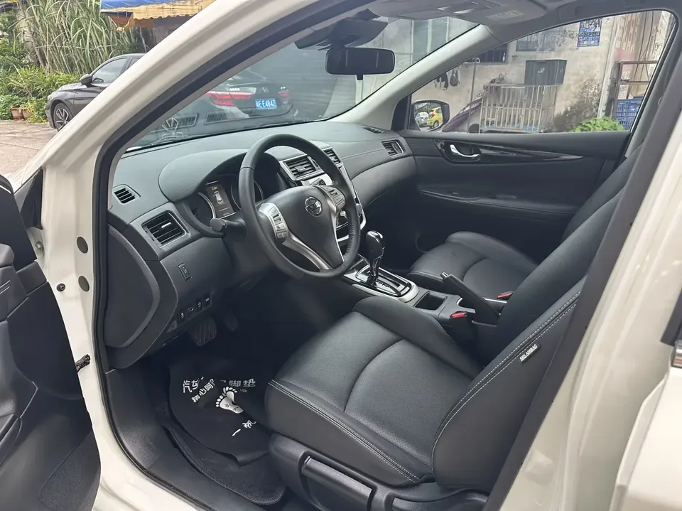 Nissan Tiida Tiida 2023 1.6L CVT Intelligent Travel Edition 2024 — миниатюра 3