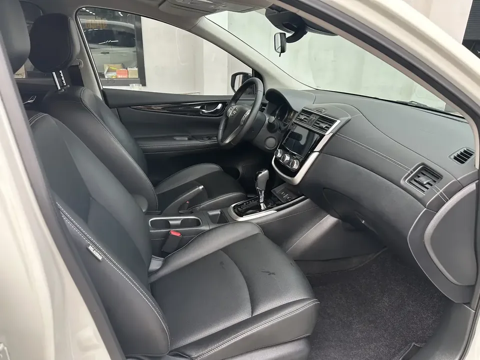 Nissan Tiida Tiida 2023 1.6L CVT Intelligent Travel Edition 2024 — миниатюра 4