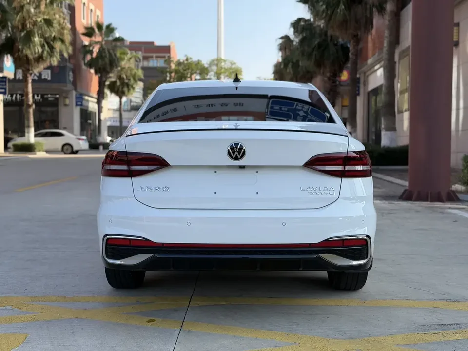 Volkswagen Lavida Lavida 2023 300TSI DSG Starry Sky Edition 2023 — thumbnail 2