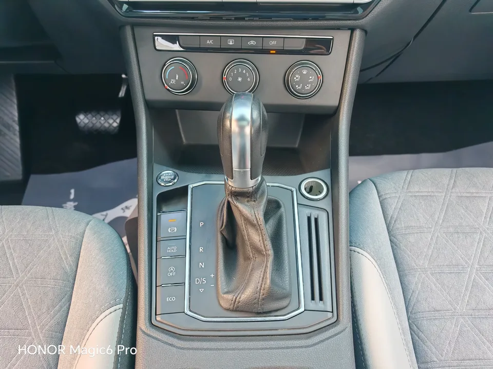 Volkswagen Lavida Lavida 2023 280TSI DSG Full Elegance Edition 2022 — thumbnail 4
