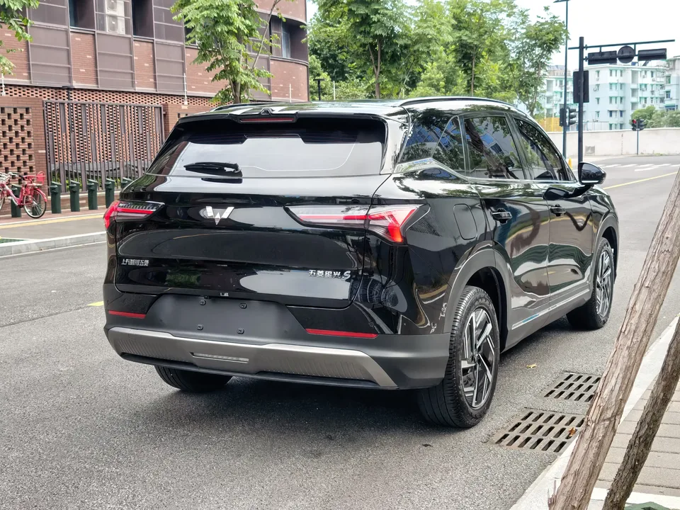 Wuling Starlight S PHEV Wuling Starlight S PHEV 2025 130km Flagship 2025 — thumbnail 4