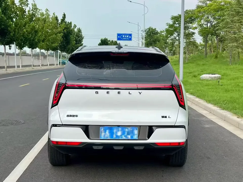 Geely Atlas L Boyue L 2025 The fourth generation 1.5TD DCT Jinxiu 2025 — миниатюра 2