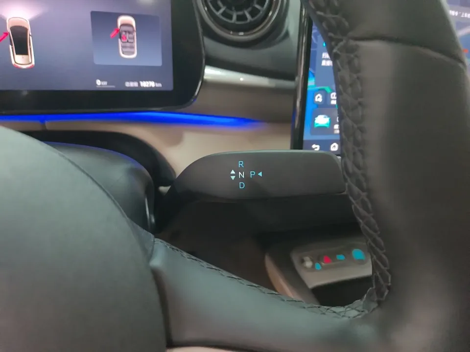 BYD Dolphin dolphin 2025 Smart Driving Edition 410KM Fashion Edition 2025 — thumbnail 3