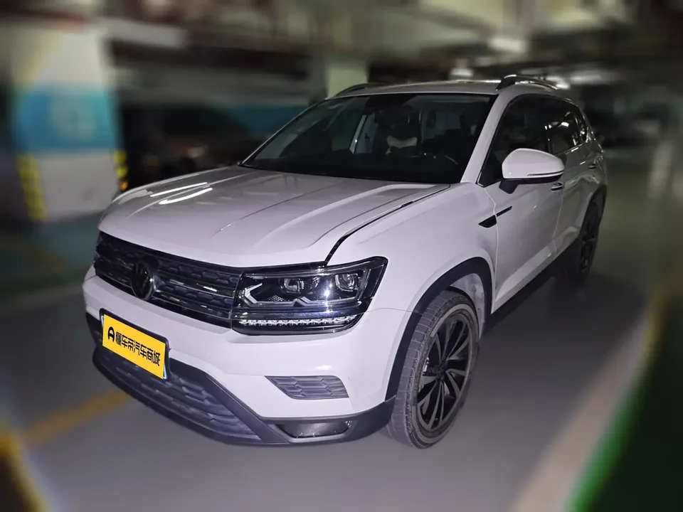 Volkswagen Tharu tuyue 2022 280TSI 2WD Deluxe Edition 2023 — photo 1, buy with delivery to Moscow