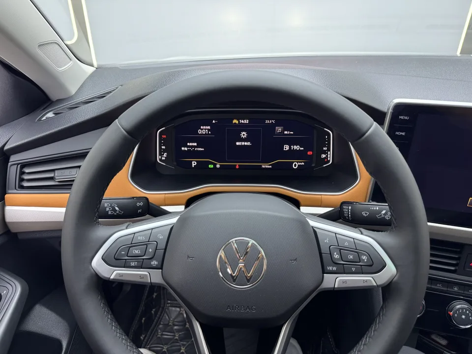 Volkswagen Bora Bora 2025 200TSI DSG Joy Travel PRO Edition 2025 — thumbnail 4