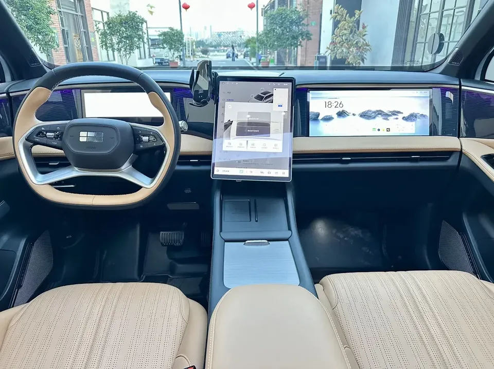 Geely Galaxy L7 Galaxy L7 2024 1.5T DHT 115km MAX Longteng Edition 2024 — thumbnail 5