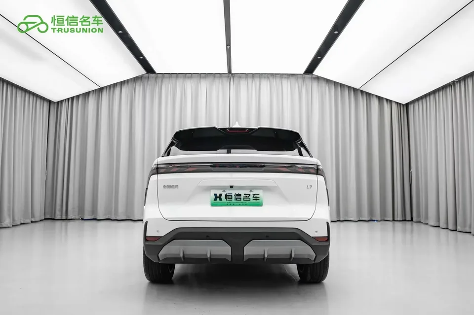 Geely Galaxy L7 Galaxy L7 2024 1.5T DHT 115km PLUS Longteng Edition 2024 — thumbnail 2