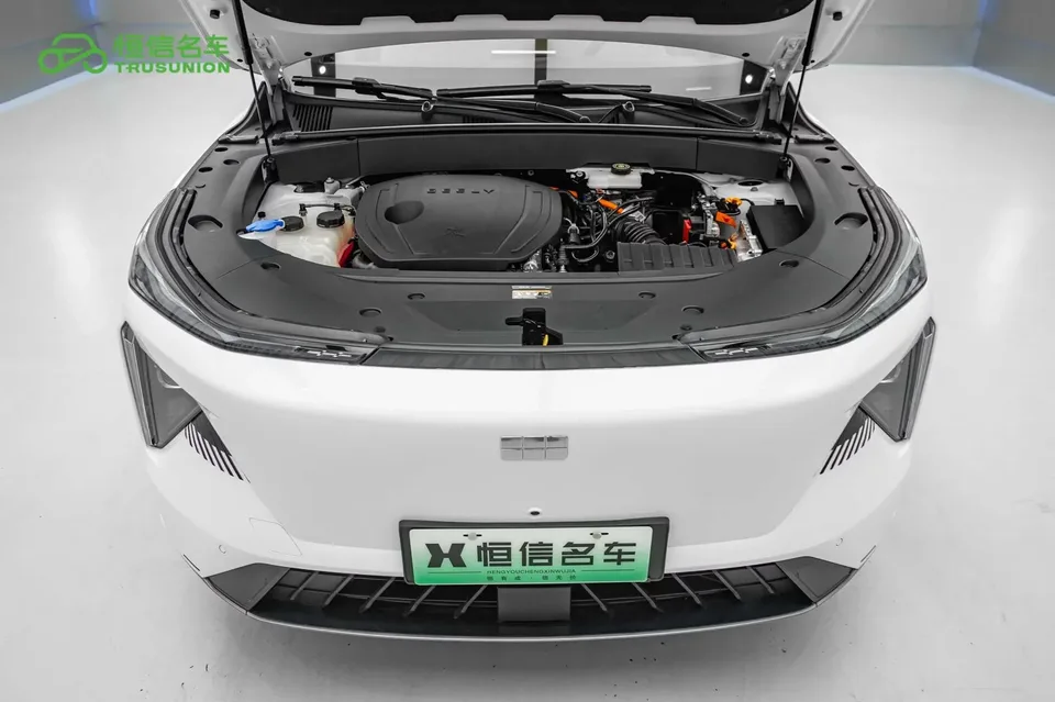 Geely Galaxy L7 Galaxy L7 2024 1.5T DHT 115km PLUS Longteng Edition 2024 — thumbnail 3