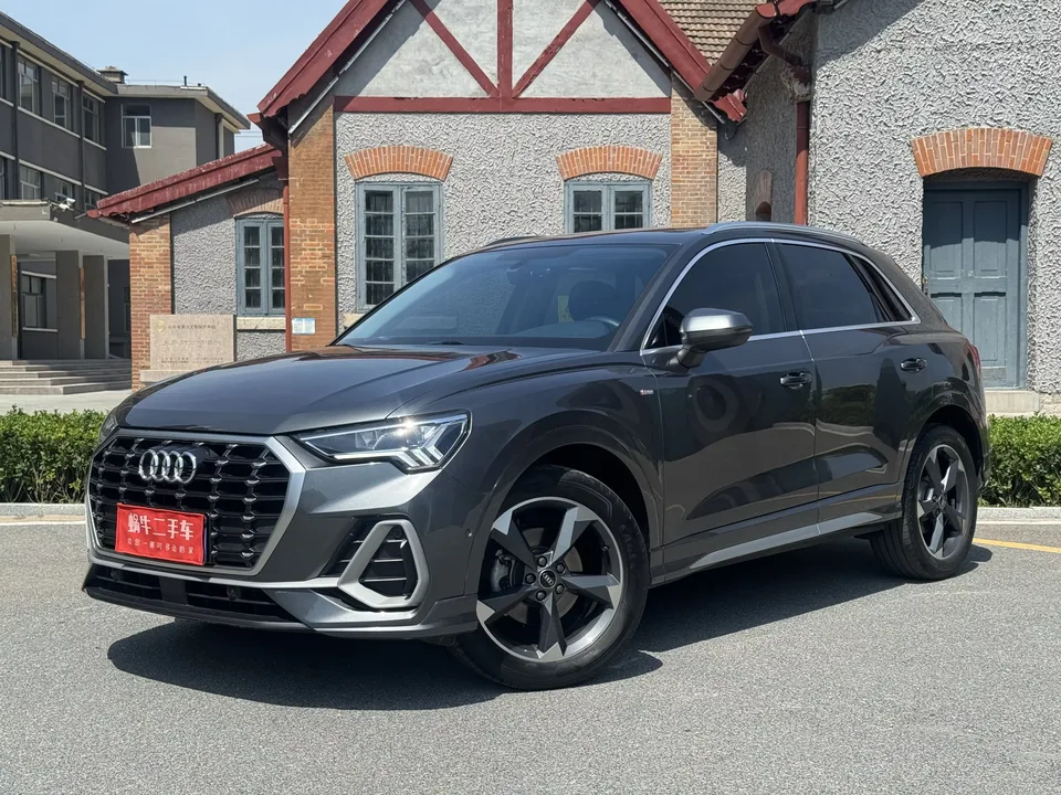 Audi Q3 Audi Q3 2023 35 TFSI Stylish Dynamic 2022 — photo 1, buy with delivery to Moscow