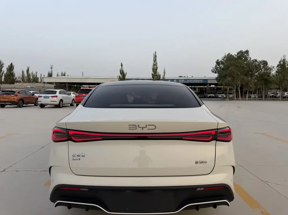 BYD Seal 06DM Seal 06DM 2024 DM-i 120KM Premium 2024 — thumbnail 2
