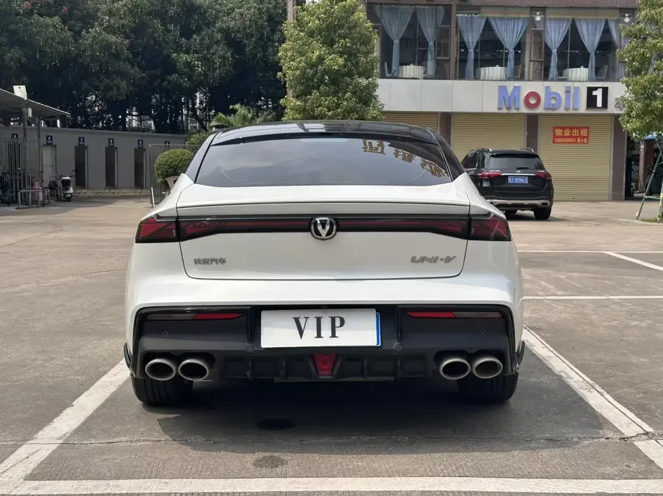 Changan UNI-V Changan UNI-V 2024 1.5T Premium 2024 — thumbnail 2