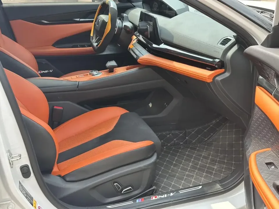Changan UNI-V Changan UNI-V 2024 1.5T Premium 2024 — thumbnail 4