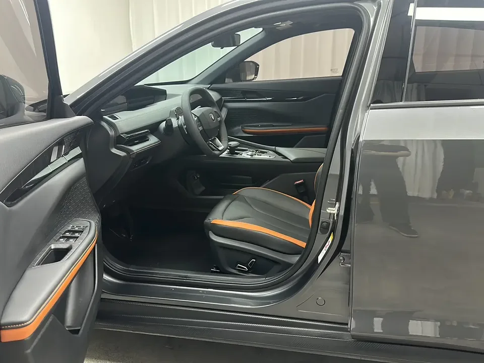 Changan UNI-V Changan UNI-V 2024 1.5T High Energy Edition 2025 — thumbnail 5