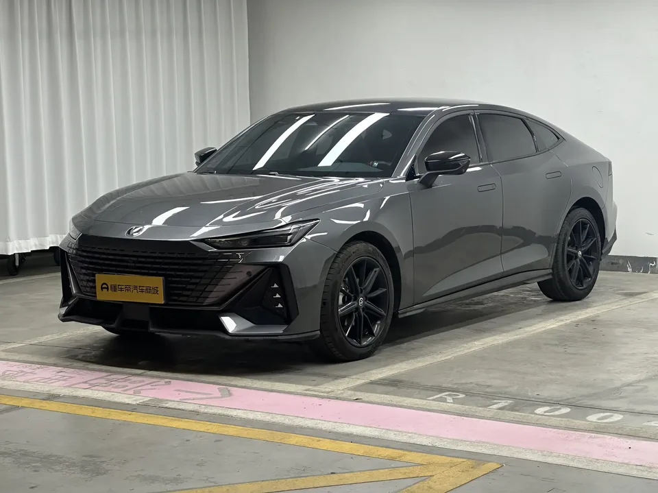 Changan UNI-V Changan UNI-V 2024 1.5T High Energy Edition 2025 — photo 1, buy with delivery to Moscow