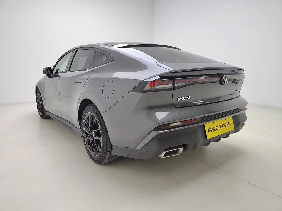 Changan UNI-V Changan UNI-V 2024 1.5T Premium 2024 — thumbnail 2
