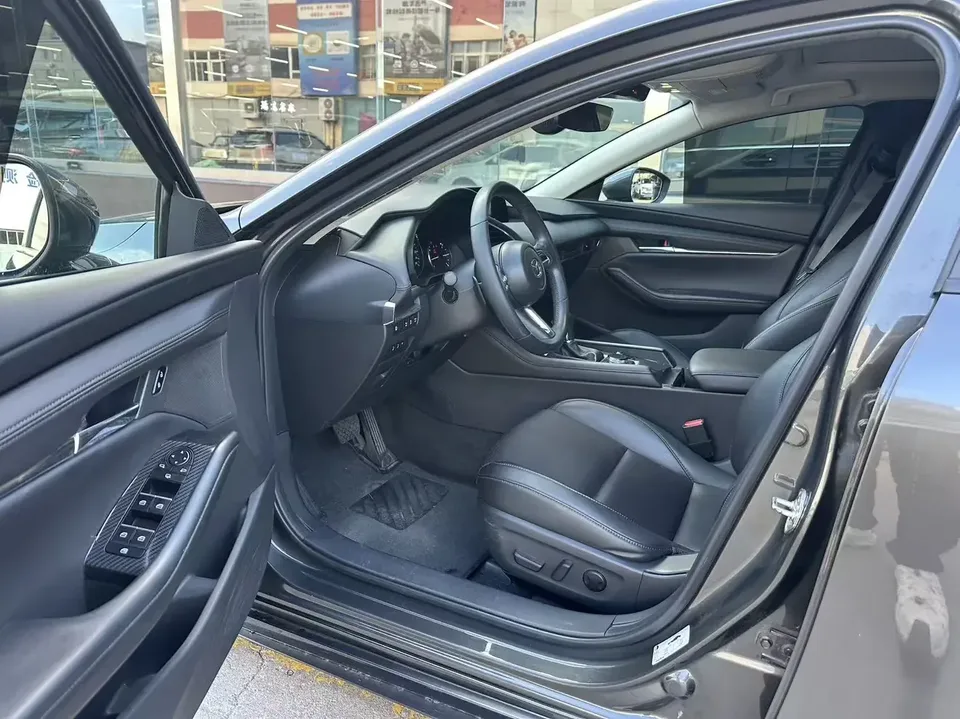 Mazda Axela Mazda3 Angkesela 2022 2.0L Automatic Premium Edition 2022 — thumbnail 3