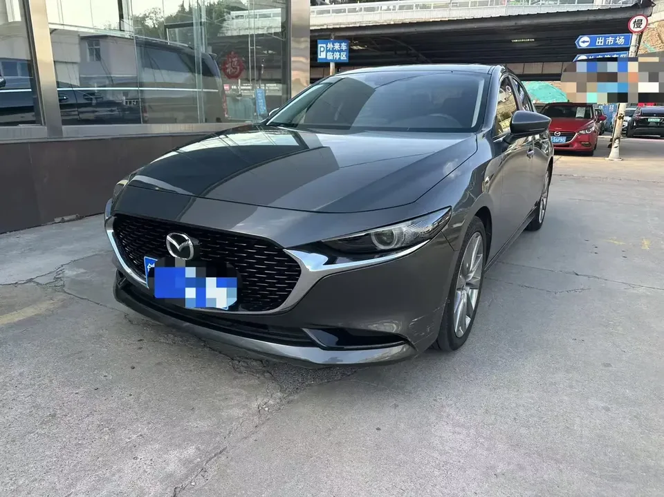 Mazda Axela Mazda3 Angkesela 2022 2.0L Automatic Premium Edition 2022 — photo 1, buy with delivery to Moscow
