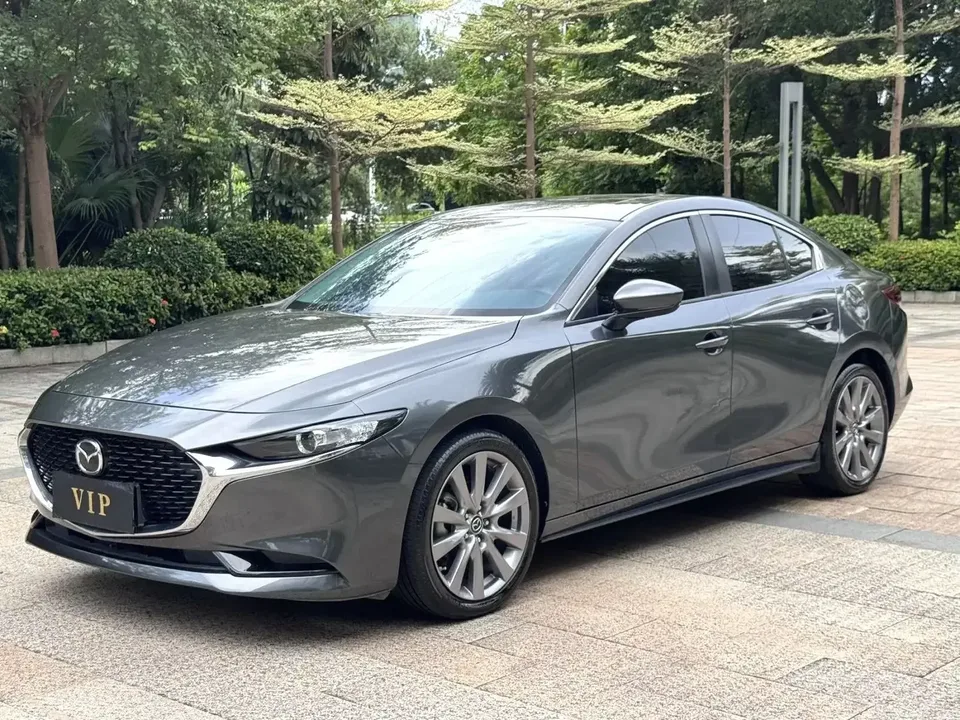 Mazda Axela Mazda3 Angkesela 2022 2.0L Automatic Quality Edition 2022 — photo 1, buy with delivery to Moscow