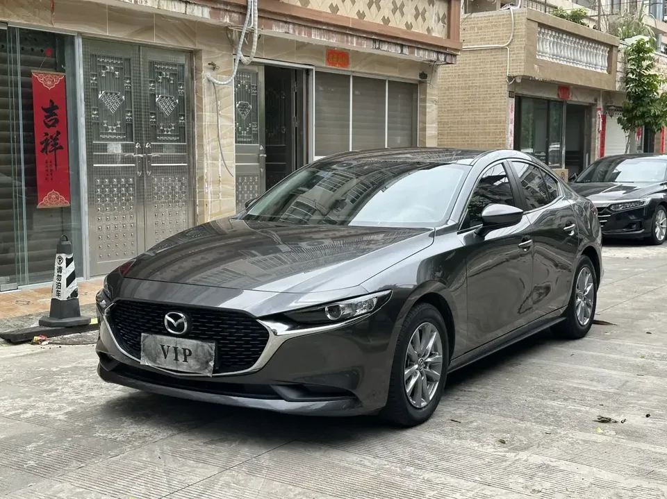 Mazda Axela Mazda3 Angkesela 2022 2.0L Automatic Quality Edition 2022 — photo 1, buy with delivery to Moscow