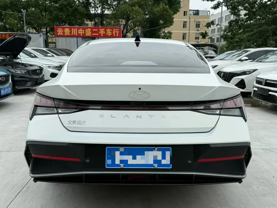 Hyundai Elantra Elantra 2023 1.5L CVT LUX Premium Edition 2024 — thumbnail 2