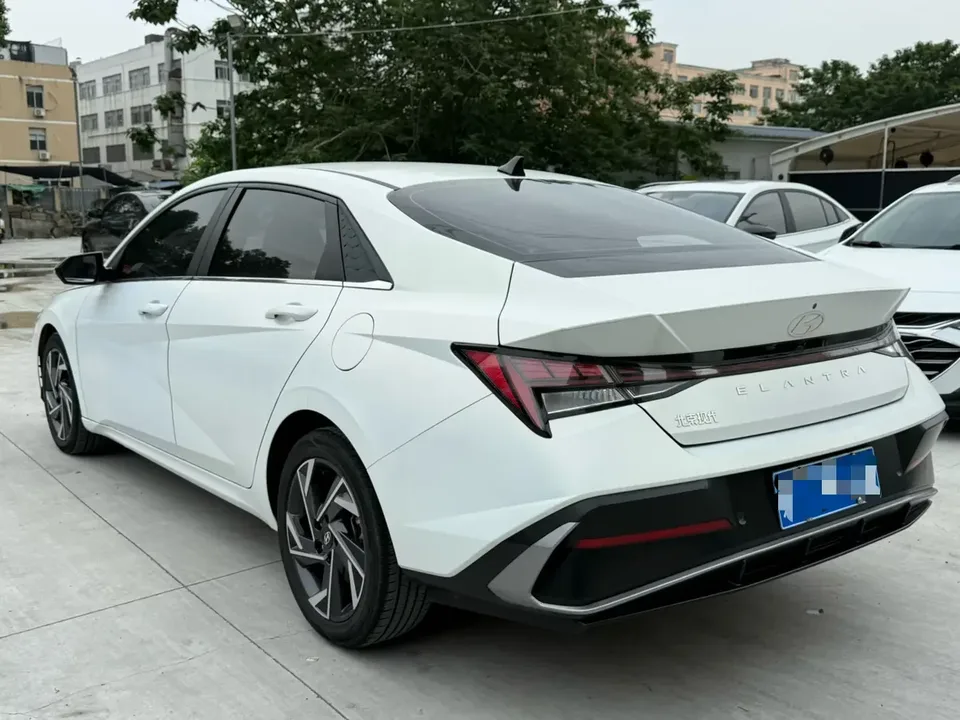 Hyundai Elantra Elantra 2023 1.5L CVT LUX Premium Edition 2024 — thumbnail 4