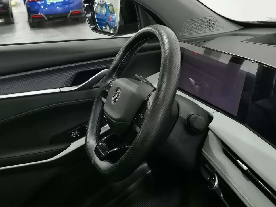 Changan CS75PLUS Changan CS75 PLUS 2024 The third generation Champion Edition 2.0T automatic intelligent driving power model 2024 — thumbnail 5