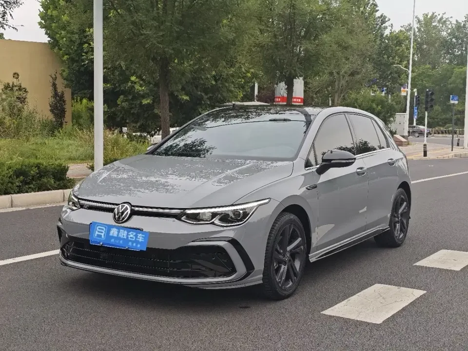 Volkswagen Golf golf 2023 280TSI DSG R-Line Lite 2023 — photo 1, buy with delivery to Moscow