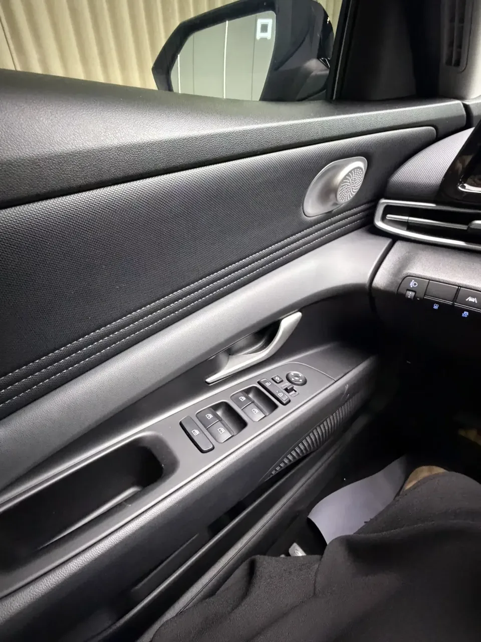 Hyundai Elantra Elantra 2022 1.5L CVT LUX Premium Edition 2023 — thumbnail 4