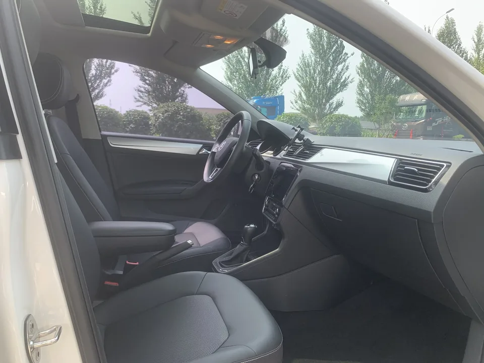 Skoda Xin Rui Xin Rui 2022 1.5L Automatic Comfort Edition 2023 — thumbnail 5
