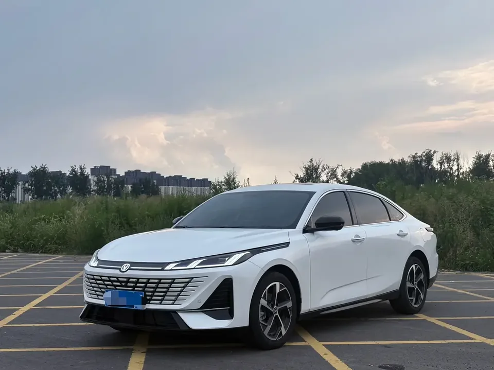 Changan Escape Escape 2026 Fourth-generation 1.5T DCT 500Bar Enjoyable Edition 2025 — photo 1, buy with delivery to Moscow