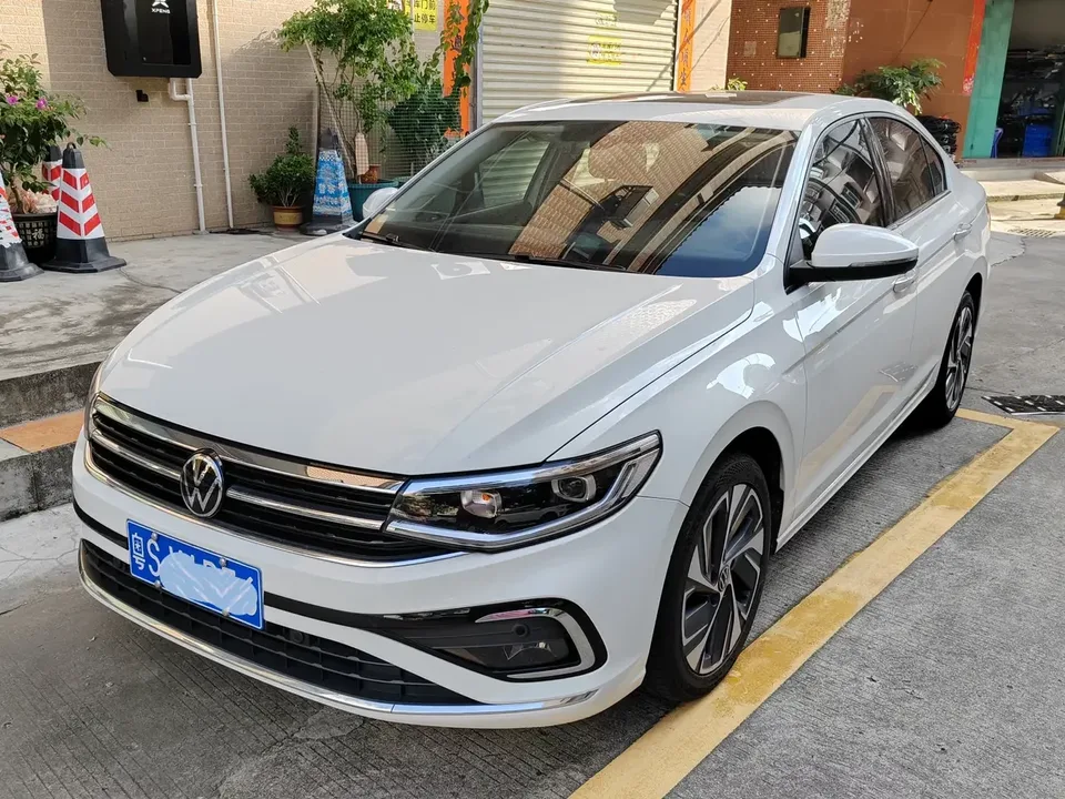 Volkswagen Bora Bora 2023 200TSI DSG Intelligent Driving PRO Edition 2022 — photo 1, buy with delivery to Moscow