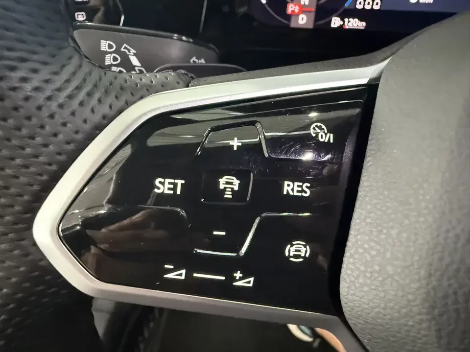 Volkswagen Golf golf 2021 280TSI DSG R-Line 2022 — thumbnail 4
