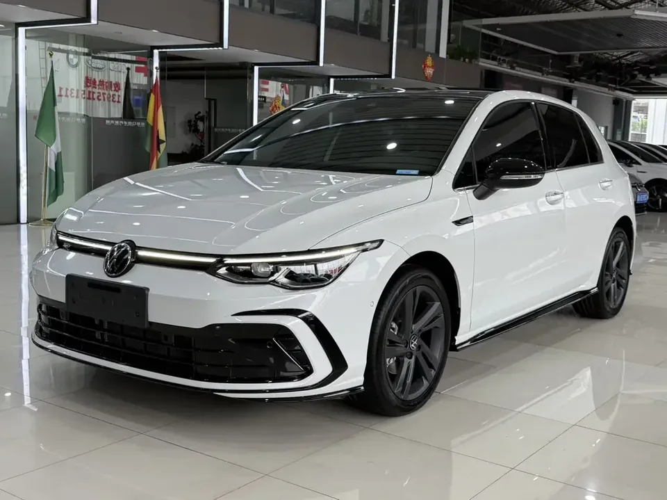 Volkswagen Golf golf 2021 280TSI DSG R-Line 2022 — photo 1, buy with delivery to Moscow