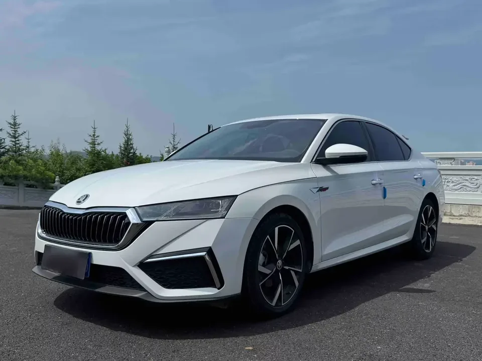 Skoda Octavia Octavia 2023 PRO TSI280 DSG Premium Edition 2023 — photo 1, buy with delivery to Moscow