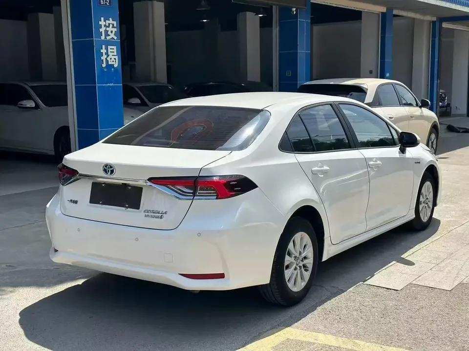 Toyota Corolla Corolla 2019 Dual Engine 1.8L E-CVT GL-i Elite Edition 2022 — thumbnail 2