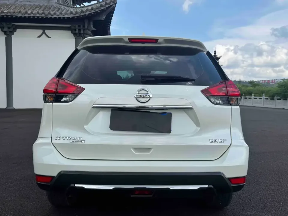 Nissan X-Trail Qijun 2022 2.0L 2WD Smart Link Premium Edition 2022 — thumbnail 2