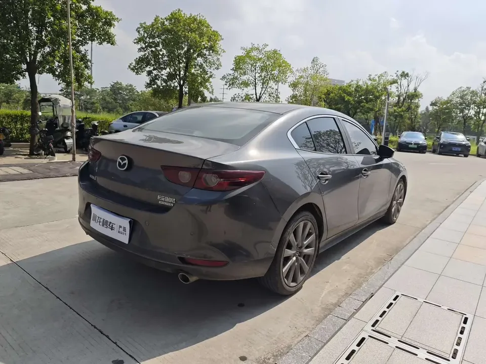 Mazda Axela Mazda3 Angkesela 2021 2.0L Automatic Elegant Edition 2022 — thumbnail 2