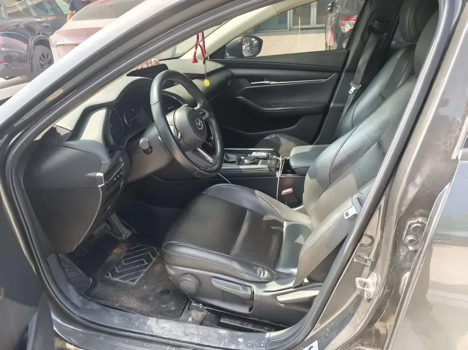 Mazda Axela Mazda3 Angkesela 2021 2.0L Automatic Elegant Edition 2022 — thumbnail 5