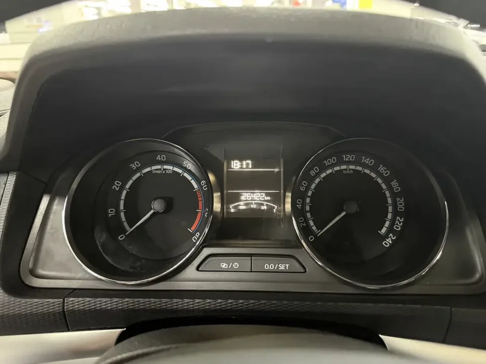 Skoda Comek Comek 2021 1.5L Automatic Comfort Edition 2022 — thumbnail 3