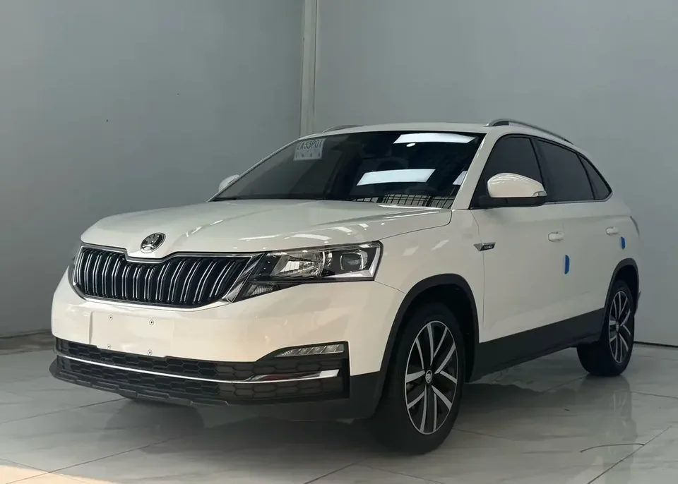 Skoda Comek Comek 2021 1.5L Automatic Comfort Edition 2022 — photo 1, buy with delivery to Moscow