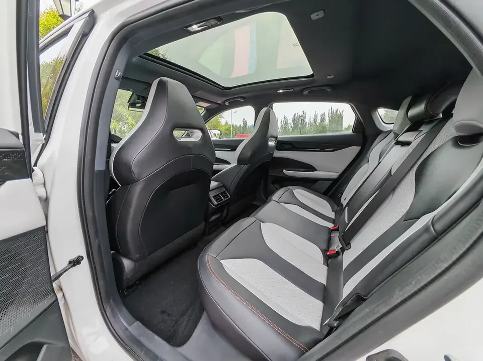 Changan UNI-V Smart Electric iDD Changan UNI-V Smart Electric iDD 2024 Blue Whale iDD 136km Smart Fun 2024 — thumbnail 3