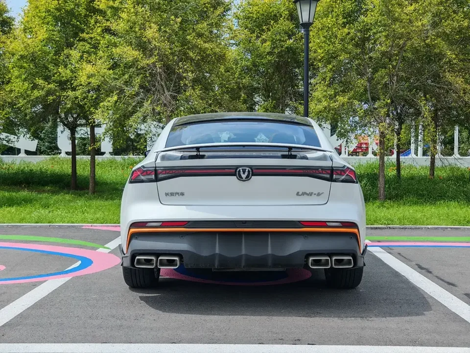 Changan UNI-V Changan UNI-V 2024 1.5T Premium 2024 — thumbnail 2